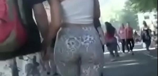  Candid ass jiggle in leopard print yoga pants